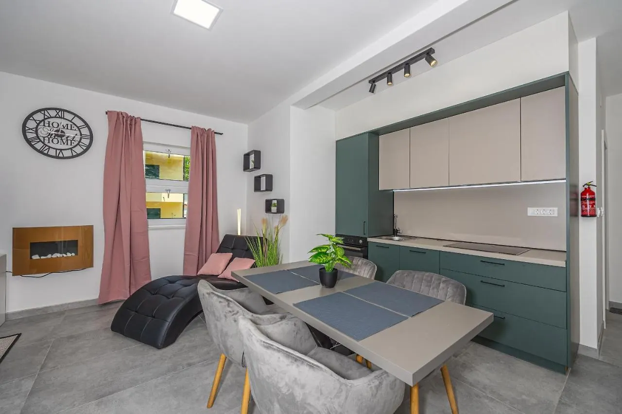 Lana 3 Apartment Kastav 0*,  Croatia